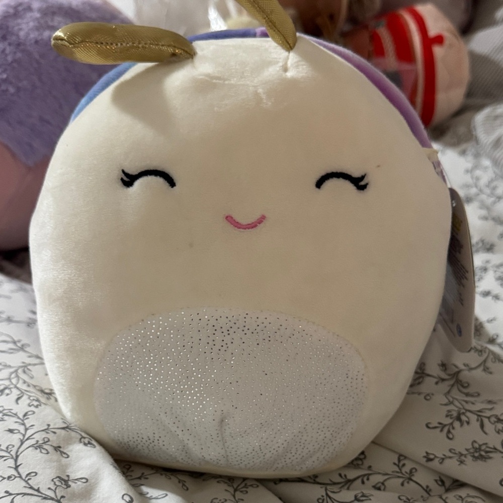 NWT Squishmallows Cream and Gold Stuffed Animal Elysa